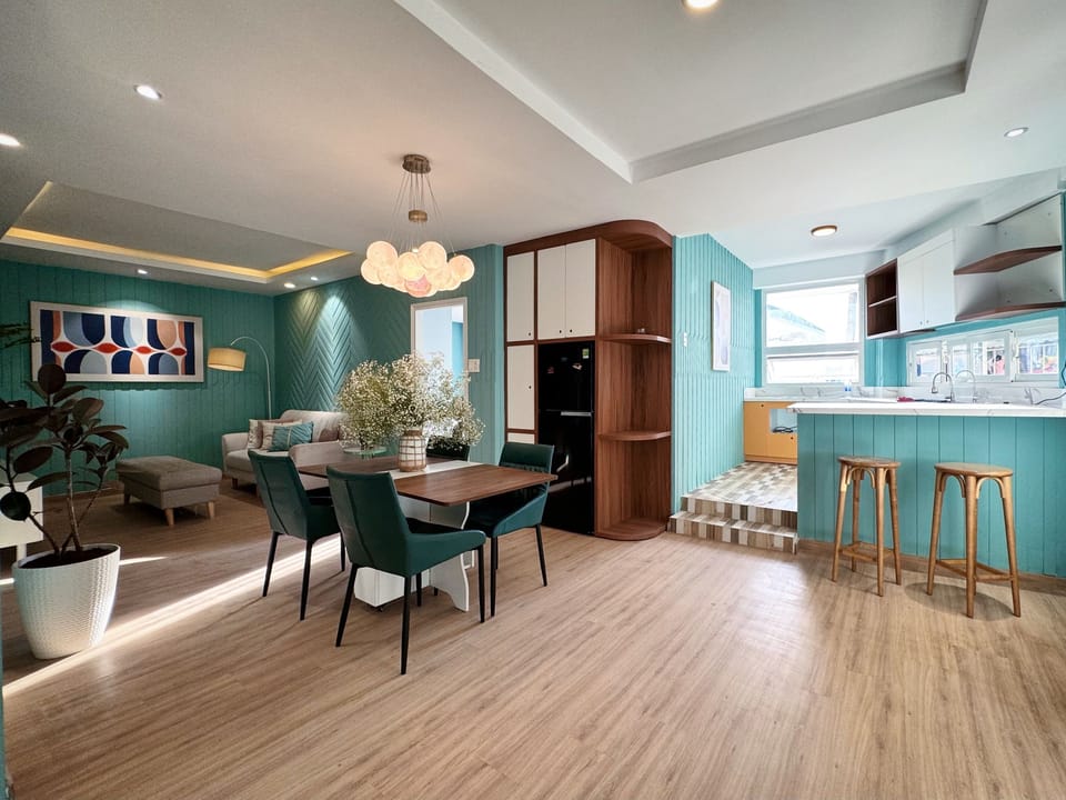 Comfort House, 2 Bedrooms, Garden View | Living area | Flat-screen TV, fireplace
