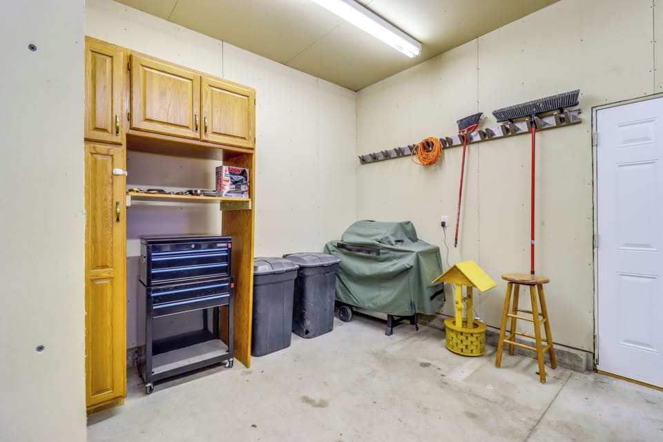 Garage | Gas Grill