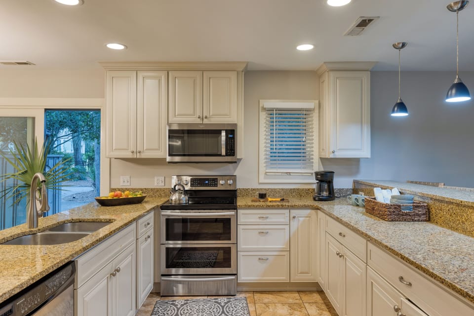 Fully equipped kitchen area.