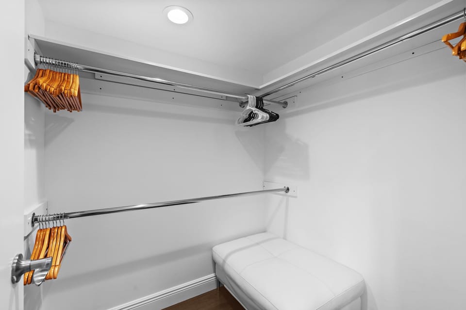 Pack it, hang it, love it. This roomy closet is ready for all your vacation looks — from beachwear to dinner flair. Because no one likes a wrinkled outfit on holiday!