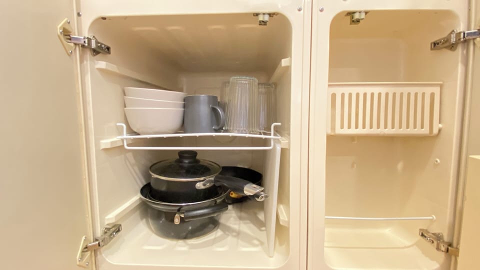 Room, Multiple Beds, Kitchenette, Ground Floor | Private kitchen