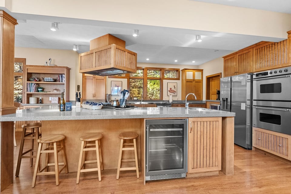 Fully equipped chef's kitchen.