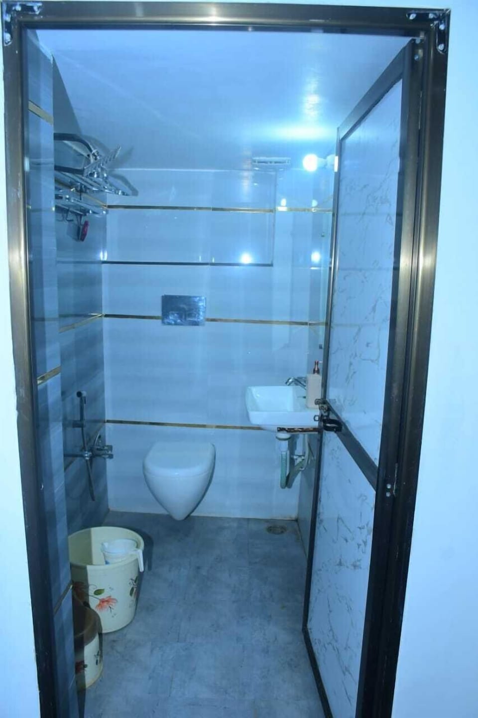 Luxury Room | Bathroom | Shower, free toiletries, bathrobes, bidet
