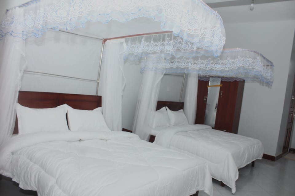 Comfort Double or Twin Room, Garden View | Free WiFi, bed sheets