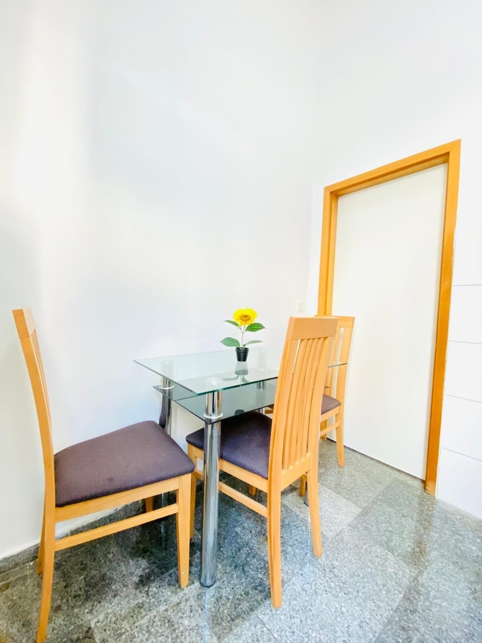 Basic Apartment | Private kitchen | Microwave, oven, stovetop, cookware/dishes/utensils