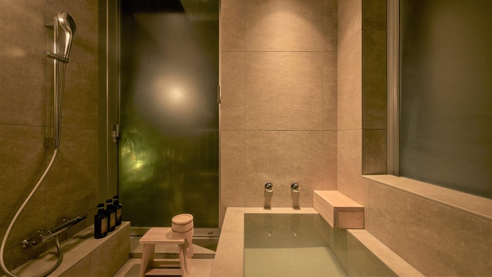 Deluxe Twin Room, Non Smoking, Private Bathroom | Bathroom | Combined shower/tub, spring water tub, free toiletries, hair dryer