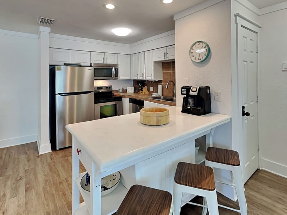 Kitchen - Countertop Seating For 3, Keurig