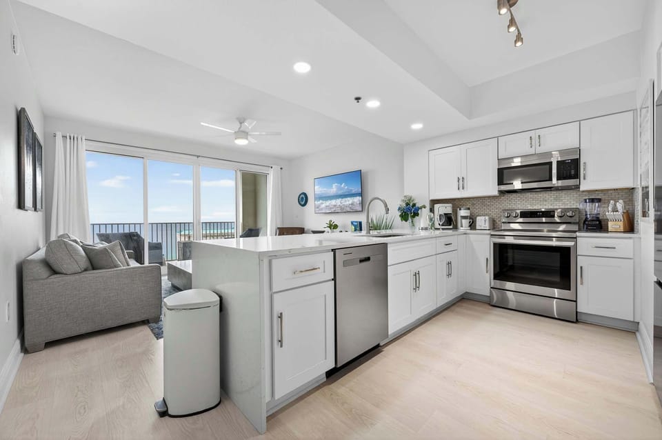 Full kitchen 