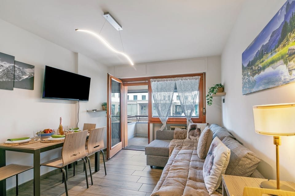 Family Apartment, Multiple Bedrooms (Prestige Eleven In The Center Of Town) | Living area | 21-inch flat-screen TV with digital channels