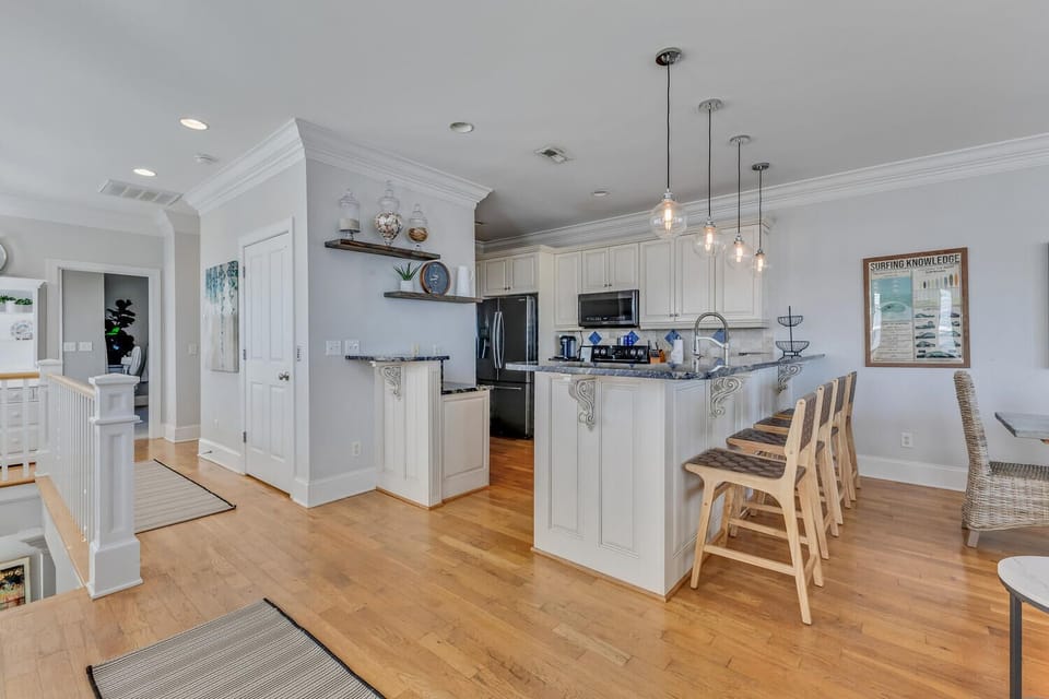 Kitchen  Breakfast Bar