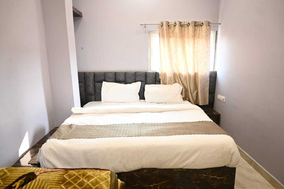 Family Room | Free WiFi