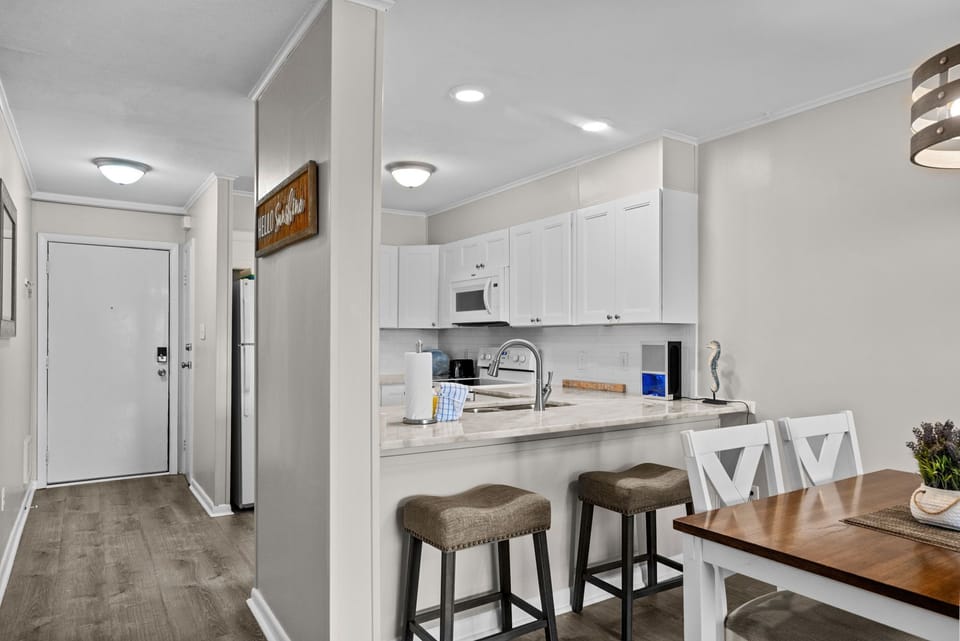 Eat-in bar seating