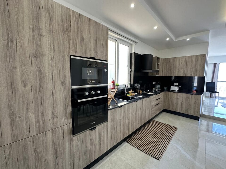 Fully equipped modern kitchen with dishwasher everything you need
