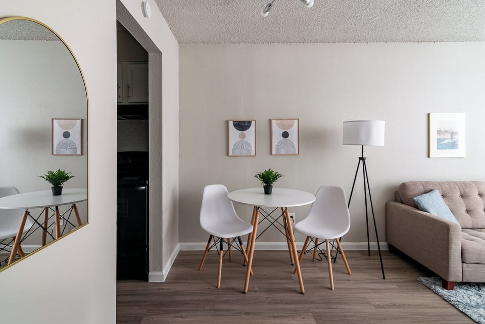 Classic Apartment, Non Smoking, Kitchen | Dining