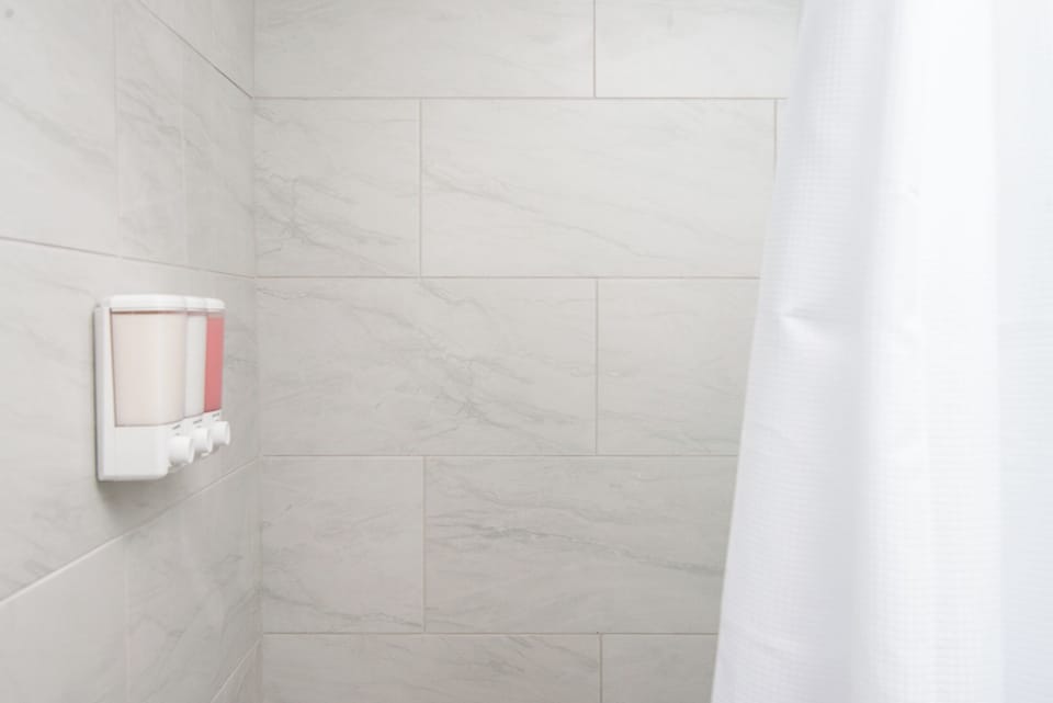 Classic Apartment, Non Smoking, Kitchen | Bathroom | Free toiletries, soap, shampoo, toilet paper