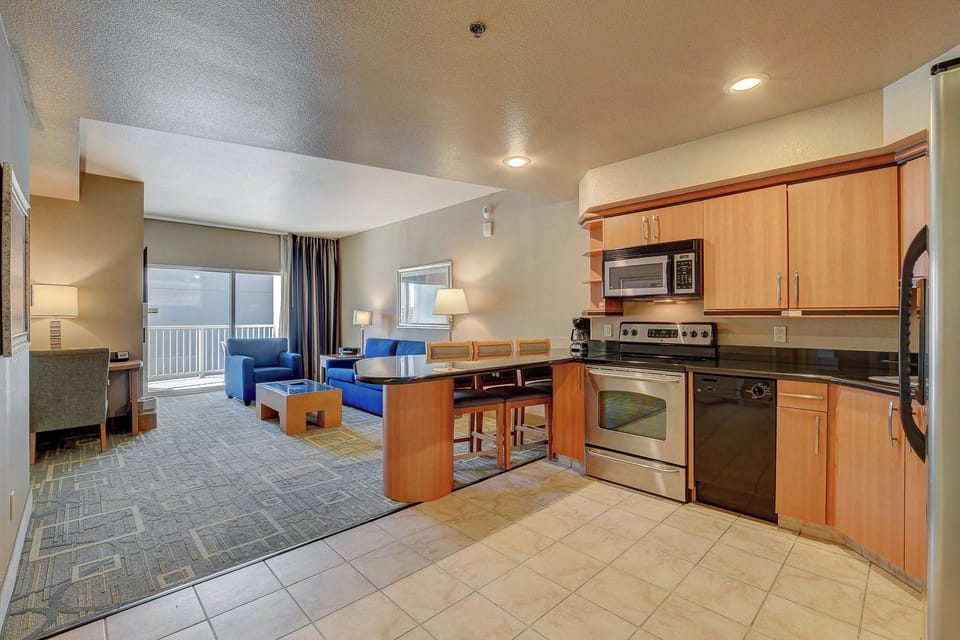 Suite | Interior