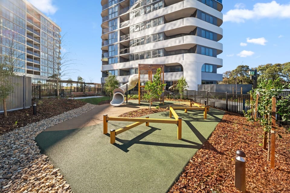 Apartment With Gym and Indoor Pool Access Apartment in Canberra