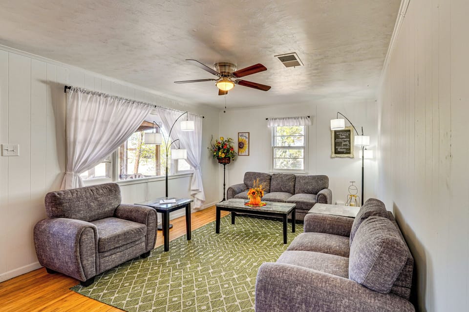 Aspermont Vacation Rental | 3BR | 2BA | 1,256 Sq Ft | Step-Free Access