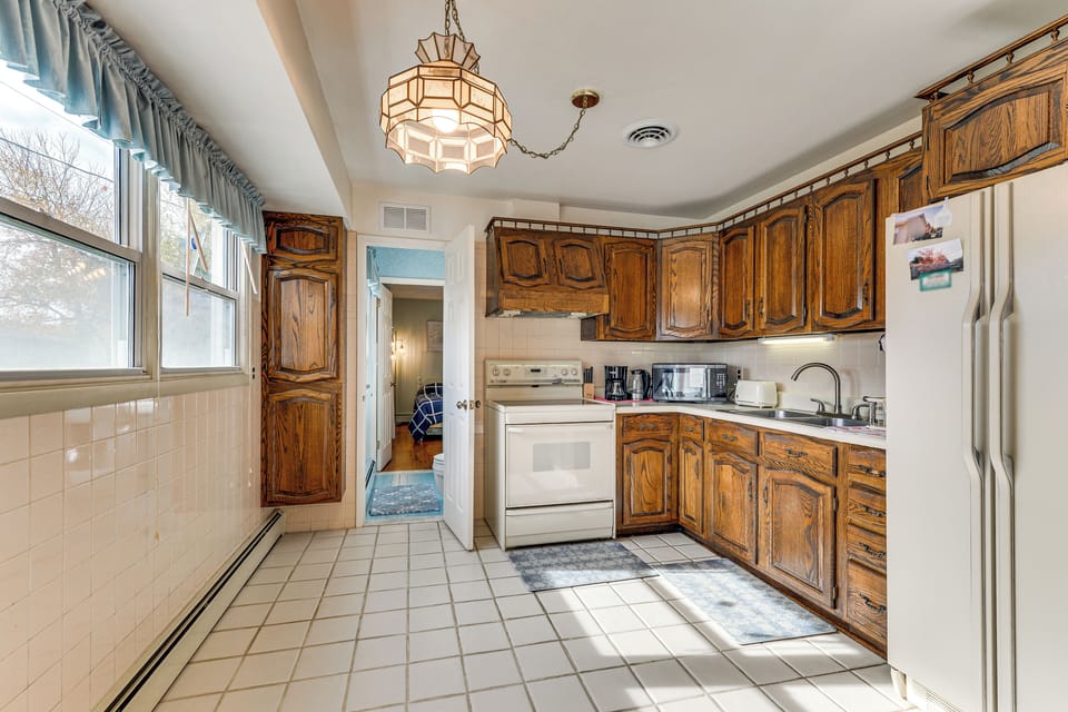 Kitchen | Cooking Basics | Drip Coffee Maker | Toaster | Microwave