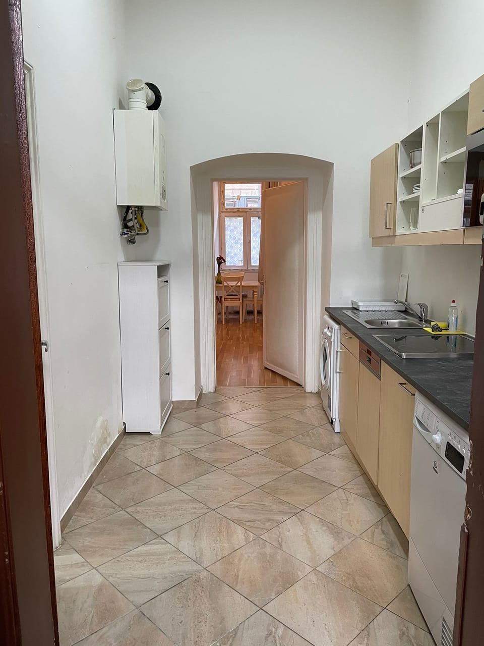 Basic Studio | Private kitchen | Microwave, oven, stovetop, dishwasher