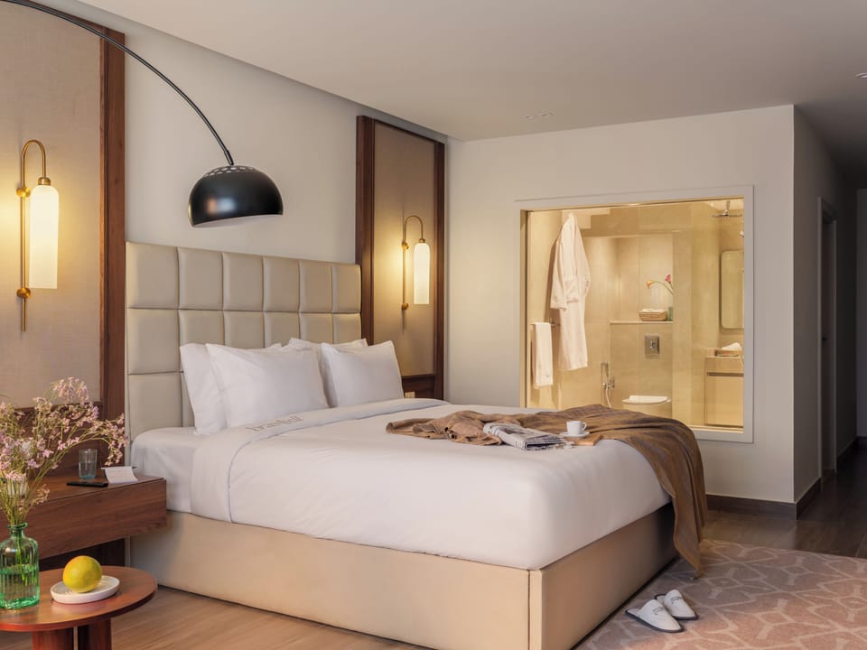 Luxury Apartment, 3 Bedrooms, Balcony, City View | Free WiFi, bed sheets