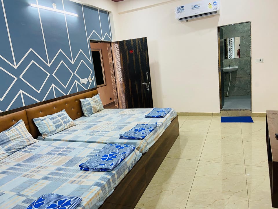 Family Room, Air conditioning | Desk, laptop workspace, rollaway beds (surcharge), WiFi (free)