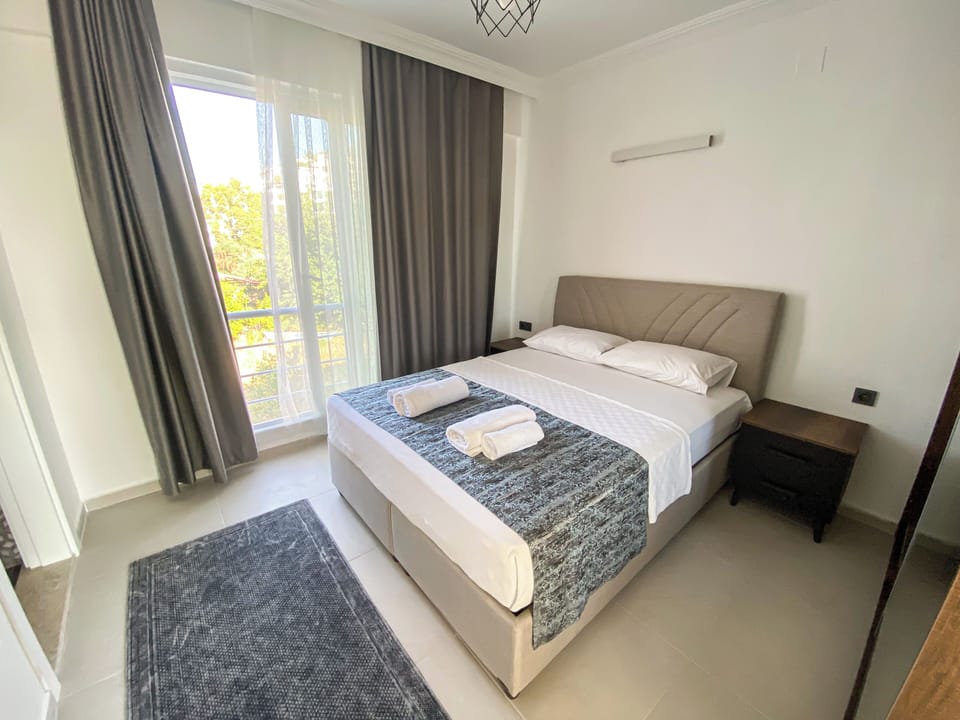 Classic Double Room, Garden View | Iron/ironing board (on request), WiFi (free)