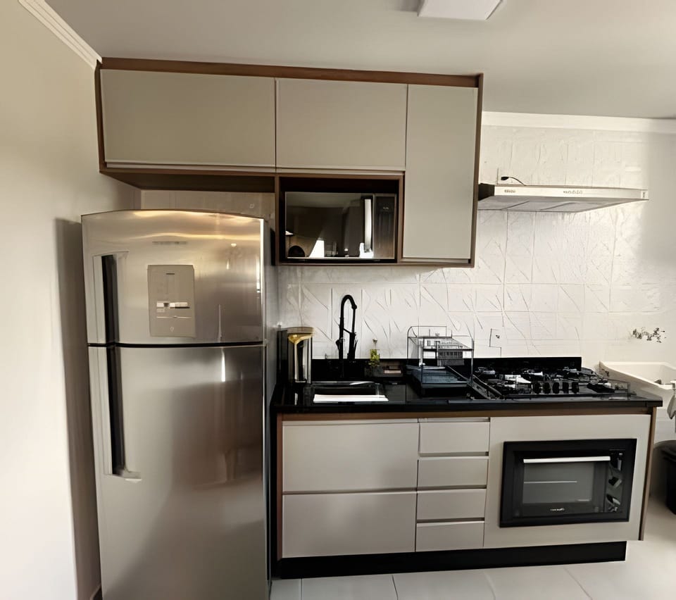 Basic Apartment | Private kitchen | Full-size fridge, microwave, oven, stovetop