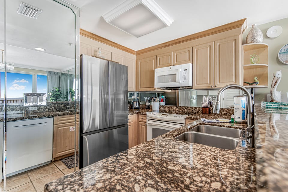 Full Kitchen