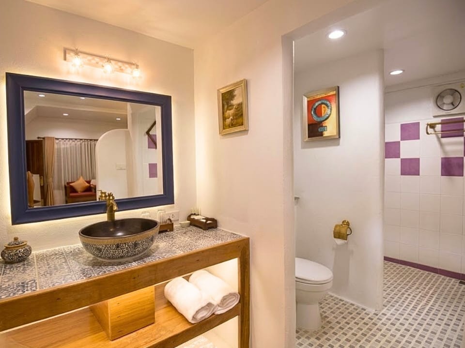 Deluxe Villa, Mountain View | Bathroom | Shower, hair dryer, bidet, towels