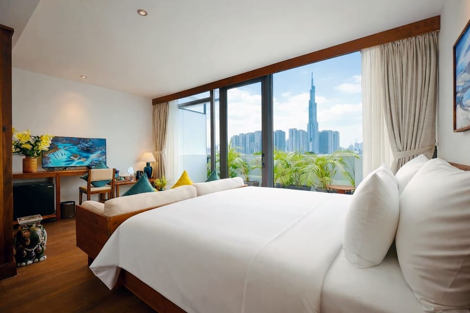 Executive Double Room | Minibar, desk, laptop workspace, soundproofing