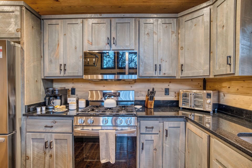 Fully equipped kitchen - all stainless steel appliances
