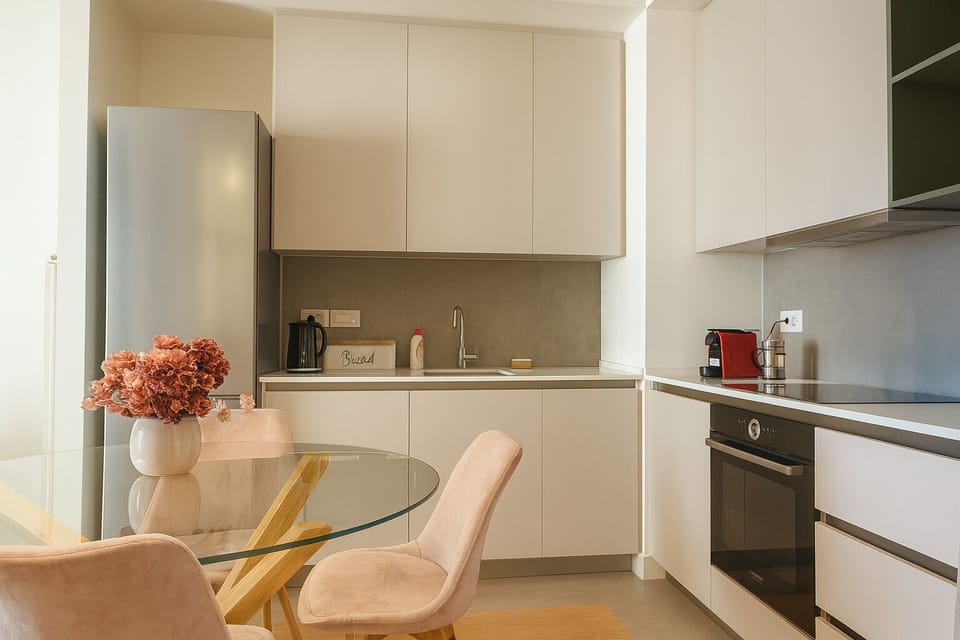 Standard Apartment | Private kitchen | Fridge, microwave, oven, stovetop