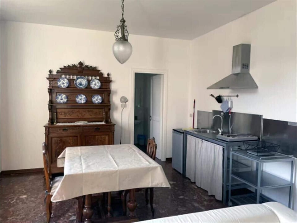 Panoramic Apartment, Hill View | Private kitchen