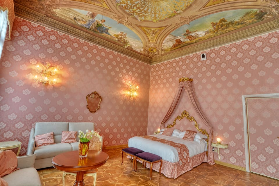 Luxury Studio Suite, 1 King Bed with Sofa bed, Private Bathroom, Courtyard View | Frette Italian sheets, premium bedding, down comforters