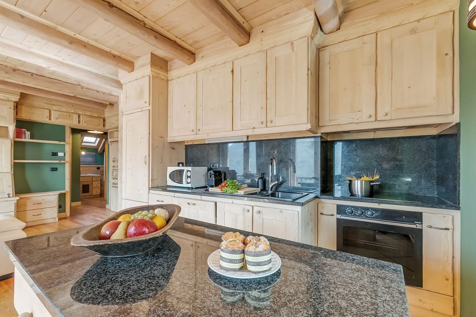 Family Apartment, 3 Bedrooms, 2 Bathrooms (Baita Delle Stelle) | Private kitchen