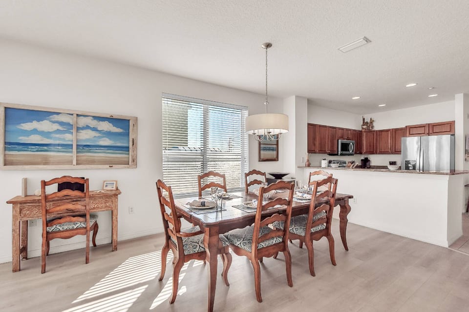 Dining table seating 6 with desk area