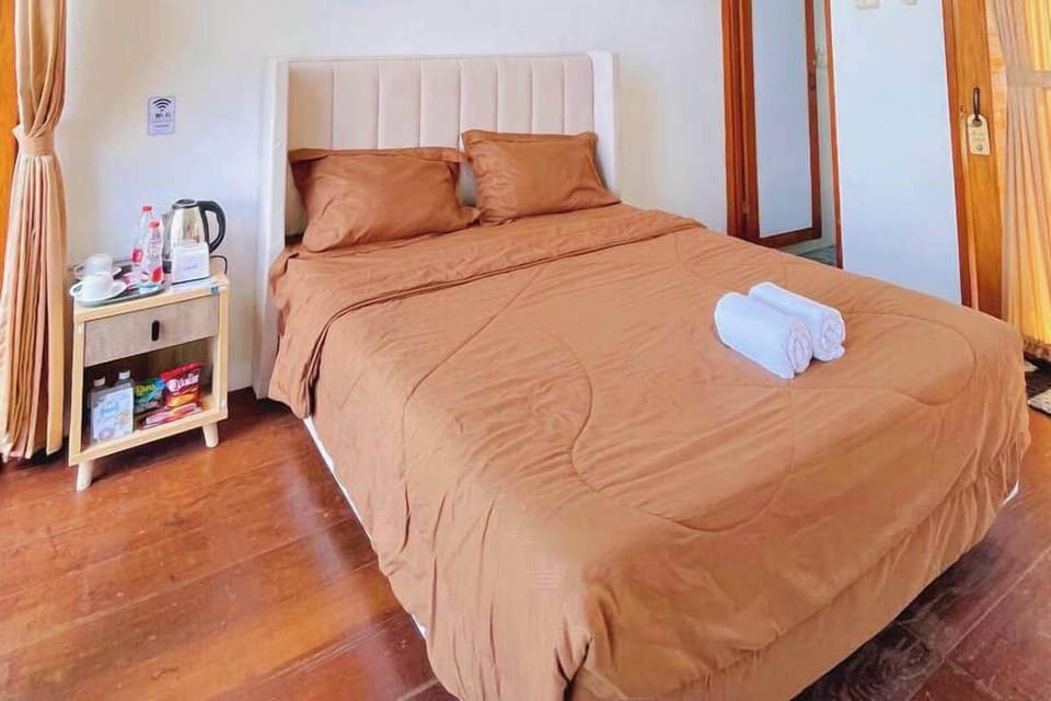 Deluxe Double Room | Desk, free WiFi, bed sheets