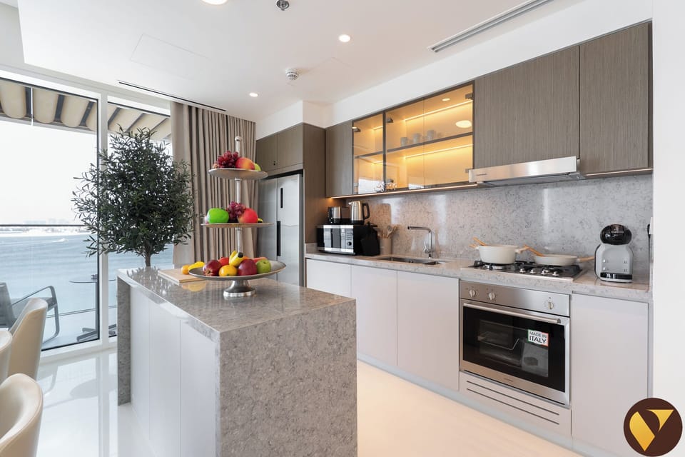 Luxury Apartment, Balcony, Beach View | Private kitchen | Full-size fridge, microwave, oven, stovetop