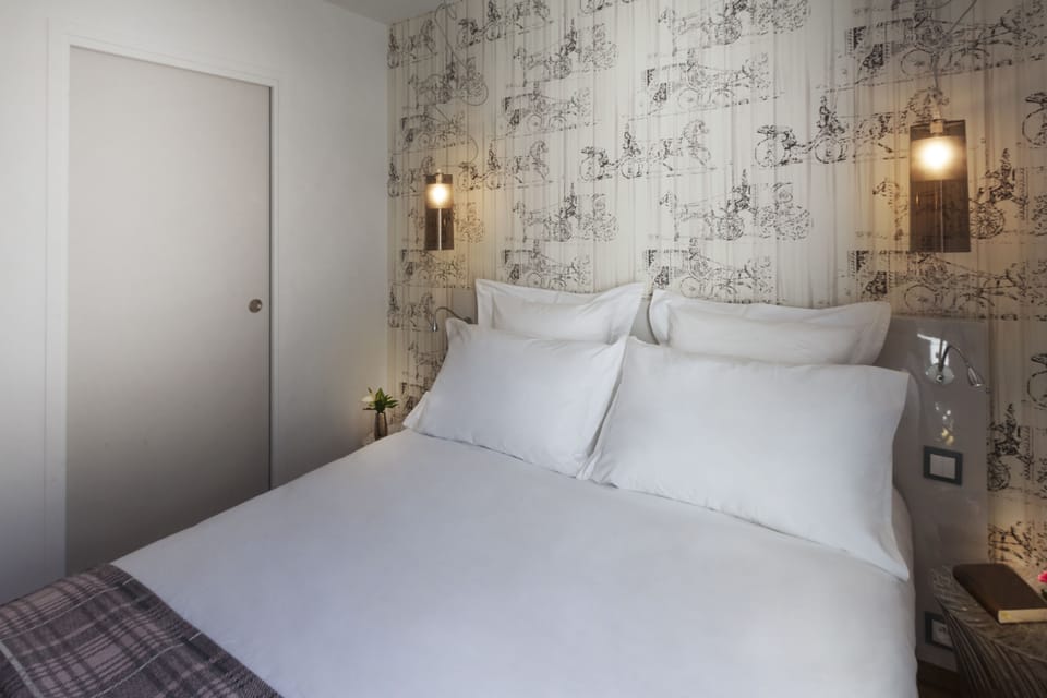 Premium bedding, in-room safe, desk, soundproofing