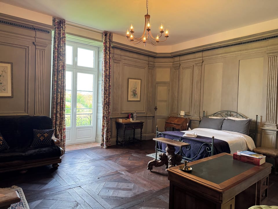 Deluxe Suite, Hill View | Premium bedding, soundproofing, free WiFi, bed sheets