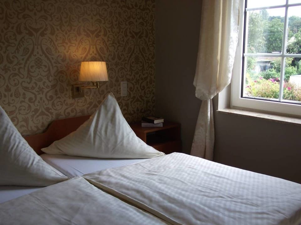 Standard Double Room | Desk, laptop workspace, rollaway beds, free WiFi