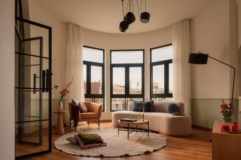 Suite, 1 Bedroom, City View | Living area