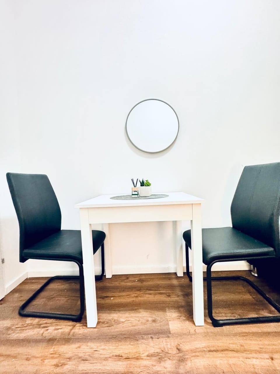 Basic Apartment | Iron/ironing board