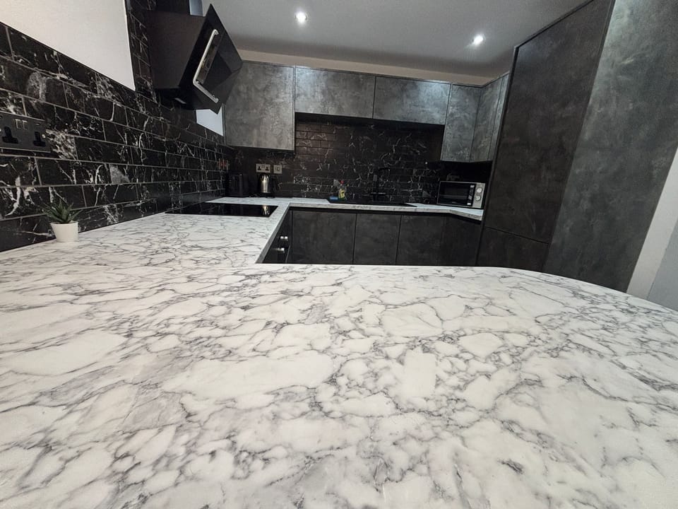 Comfort Apartment, 2 Bedrooms, Non Smoking, Kitchen | Private kitchen | Full-size fridge, oven, stovetop, dishwasher
