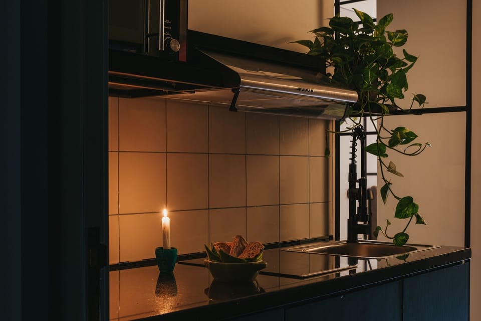 Classic Studio | Private kitchen | Fridge, microwave, stovetop, cookware/dishes/utensils