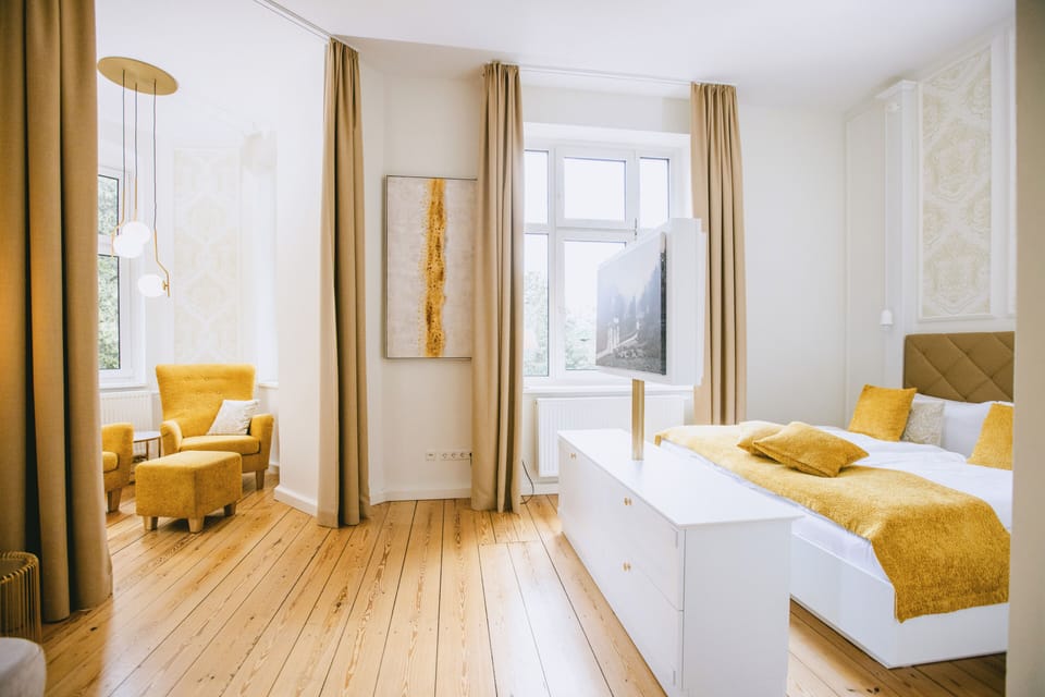 Comfort Double Room | In-room safe, desk, laptop workspace, blackout drapes