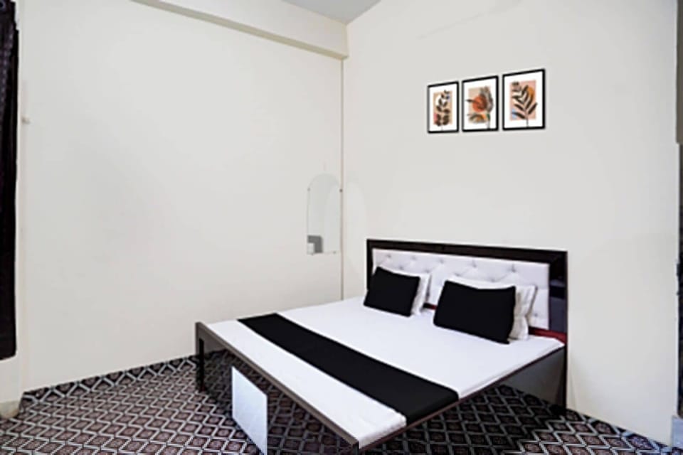 Standard Room | Rollaway beds, free WiFi, bed sheets