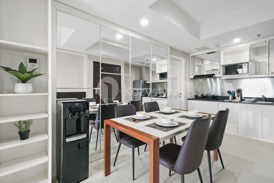 Apartment, 2 Bedrooms, City View | Dining room