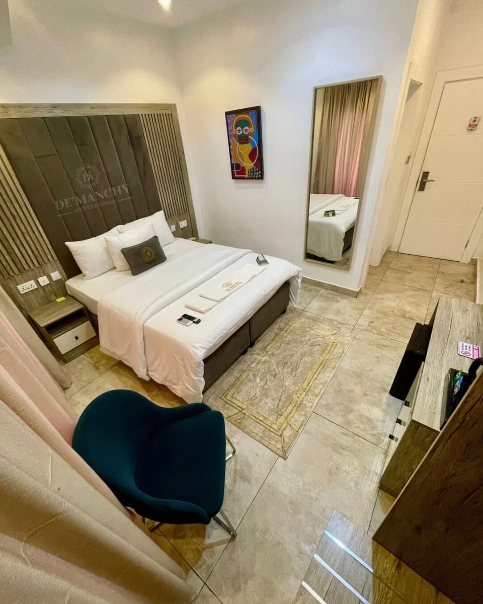 Deluxe Room, City View | Desk, laptop workspace, free WiFi